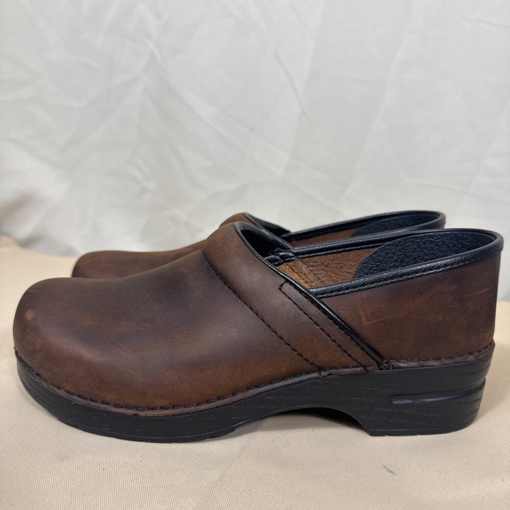 Dansko Professional Well Oiled Brown Leather Clogs Women EU 43 Comfort Shoes
